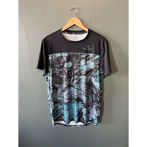 Realtree Fishing Shirt Men Sz M Multicolor Short Sleeve Wave Camo UPF30 Stretch